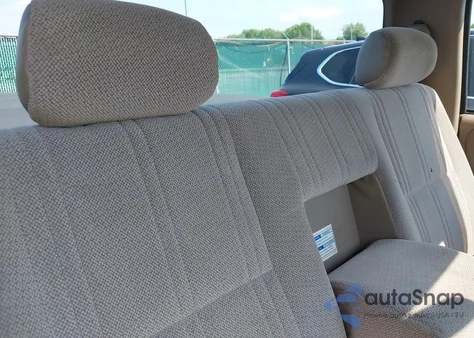 2002 Toyota Tundra z USA, uszkodzony, nr VIN 5TBJN321X2S284310